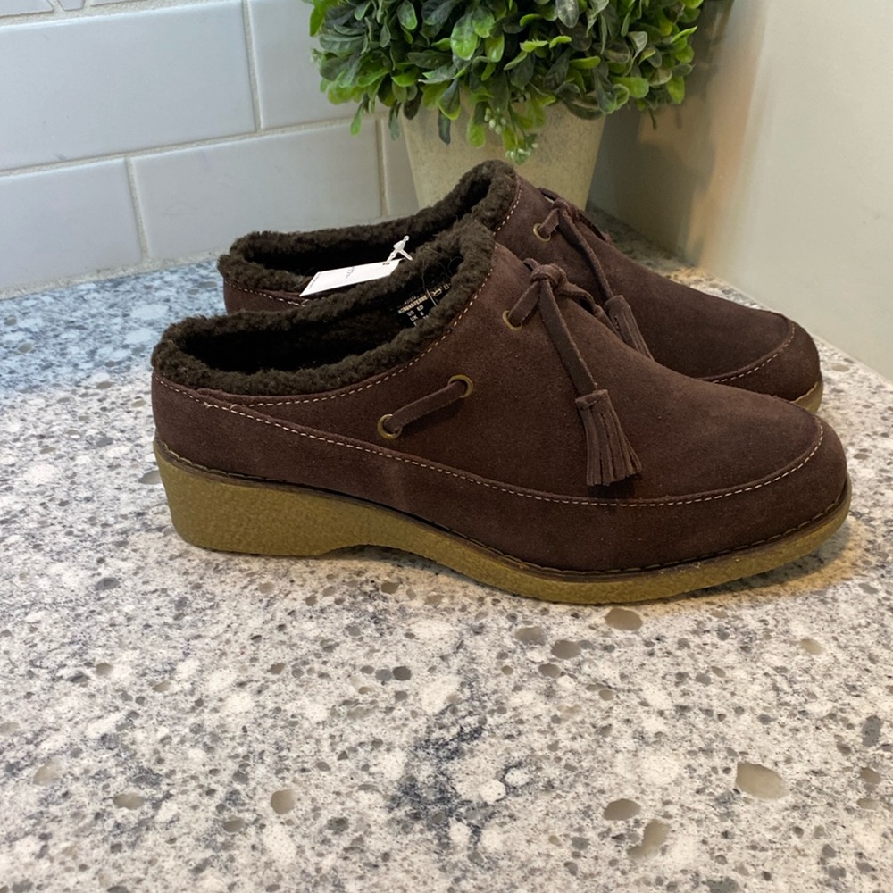 Lands End brown slip on gum sole shoes size 8